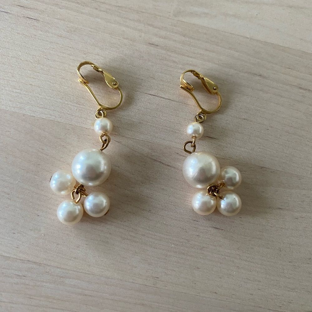 Vintage Coquette Girl Pearl Cluster Clip-on Earrings